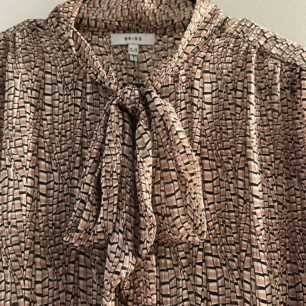 Reiss button down patterned top - Picture 4 of 10